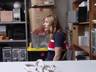 amatorka która lubi sie zabawiać z kolegami