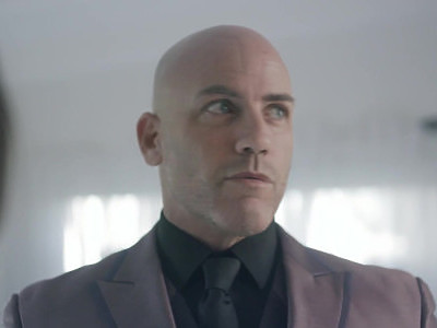 rozdziewiczona przez dildo