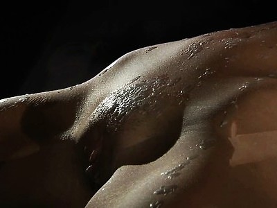 zgrabna dziewica lubi być ruchana przez dwóch kumpli