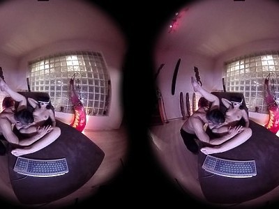 samotna nastolatka w klasie od informatyki