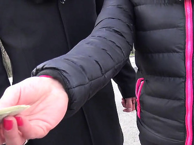 piękna nastolatka mocno podniecona