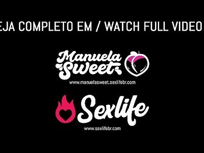 nastolatka masturbuje się w sztucznej spermie