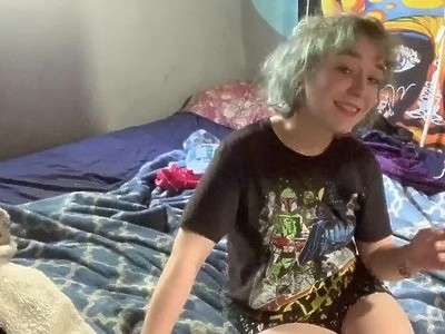 ładna nastolatka possała grubego penisa