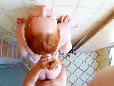 piękna blond nastolatka