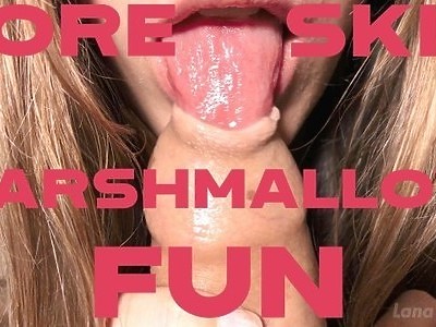 całujące się nastolatki przed kamerką