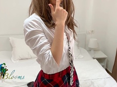 nastolatka liże jej stare cipsko