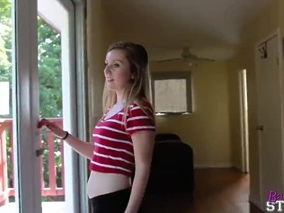 młoda polka ładnie liże fiutka