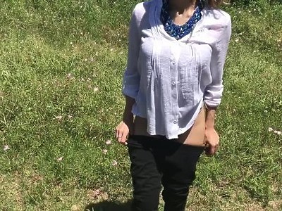 delikatny lodzik w wykonaniu młodej i słodkiej pani