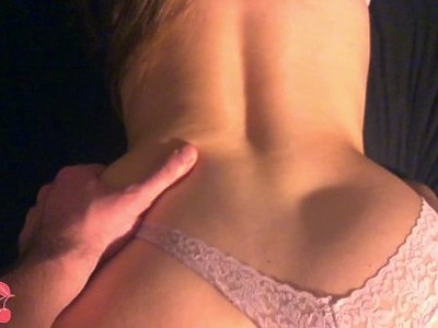 mała nastolatka obciąga kutasa w jacuzzi