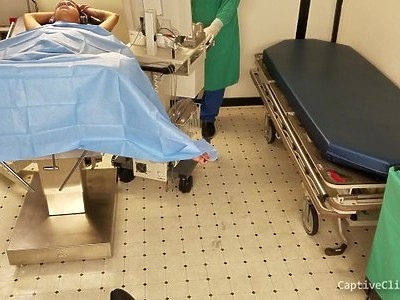 seks na łóżku z nastolatkami