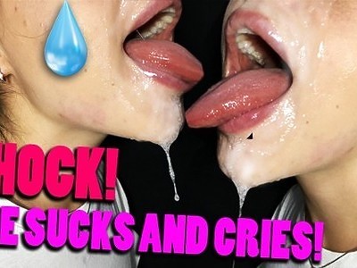 śliczna siostra słodko liże penisa