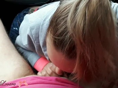 pulchna nastolatka lubi robić loda