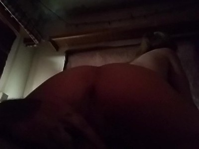 koleś uwielbia nastolatki z dużymi cyckami