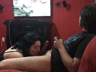 nastolatka lubi poskakać