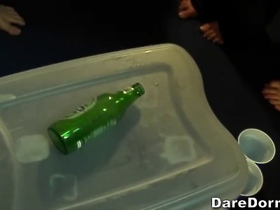 nastolatka zerżnięta przez odbyt