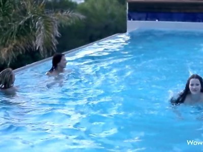 tatuś ma ochotę na córkę kumpla