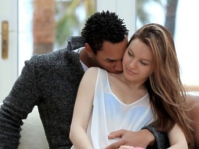 nastolatka grzebie w cipce