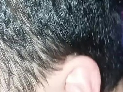 spust na buzię młodej lodziary