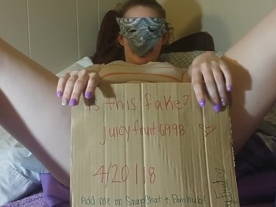 nastolatka trzepie i liże penisa