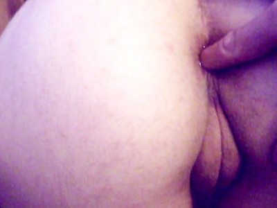 nastolatka w seksownej bieliźnie ma sterczące piersi