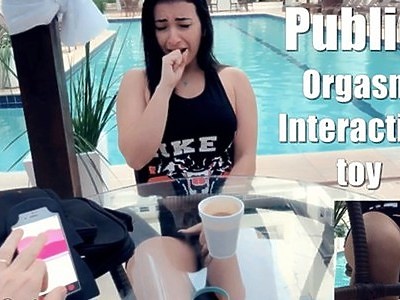 seksik na stojaka z fajną siostrą