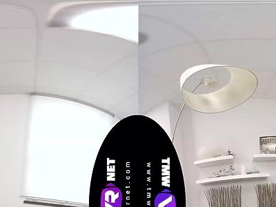 nastolatka masturbuje się analnie ulubioną zabawką