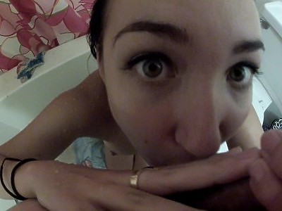 amatorka z dwoma dildo w akcji