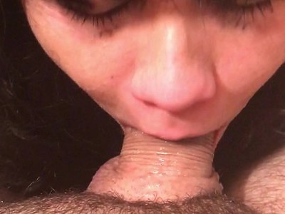 chuda nastolatka jest ruchana w dzióbek