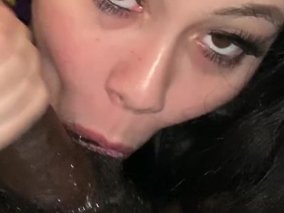 nastolatka się wypina a ona zajmuje się resztą