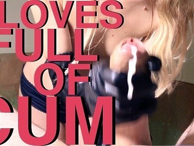 seksowna nastolatka penetruje swoją dupcię