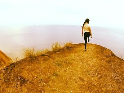 nastolatka dorabia do czesnego