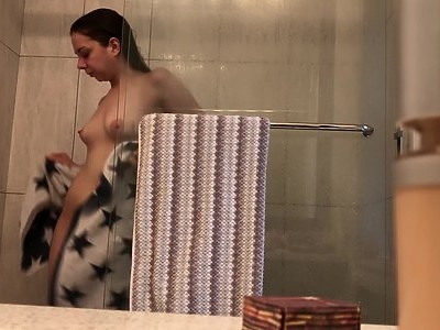 młoda cipa w podkolanówkach ruchana od tyłu