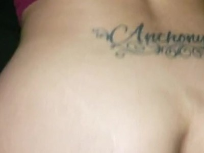 młoda laseczka ma ciasną pipkę