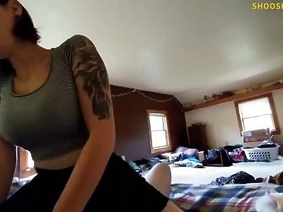 seksowna uczennica rucha się facetem od lodów