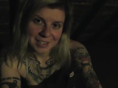 soczysty biust młodej i seksownej pani