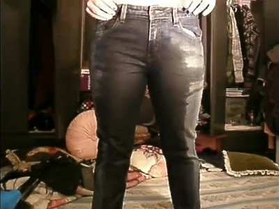 nastolatka ujeżdża zrelaksowanego faceta