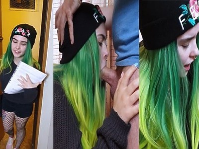 liże zwisłe cyce rudej nastolatki