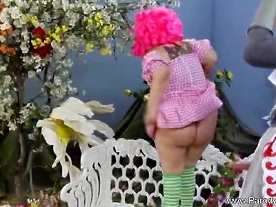 dziewica sika podczas ostrego seksu