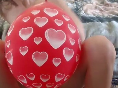 ta małolata wie jak użyć swojej młodej cipki