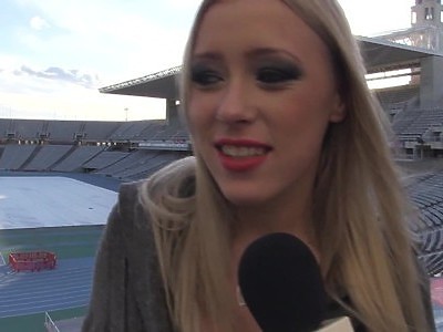 dwie palące nastolatki wyruchane od tyłu