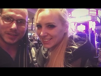 ładna nastolatka trafiłą się seks agentowi