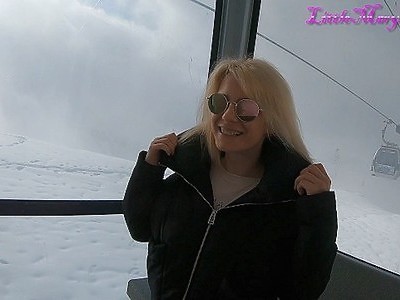 nastolatka ładnie jęczy