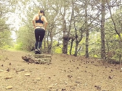 nastolatka lubi zostać sama