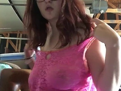 nastolatka i jej pierwsza naga sesja