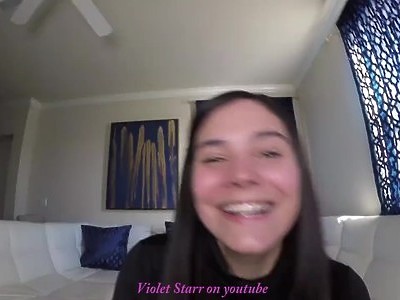 doświadczona uczy seksu młodą brunetkę