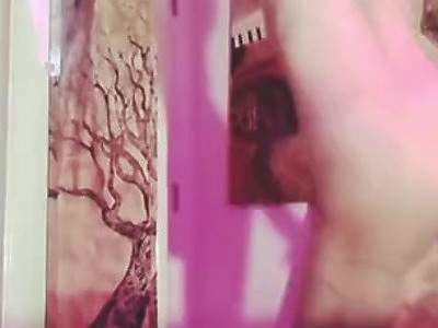 nastolatka lubi mieć w sobie różne fiuty