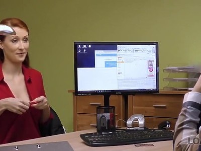 dziewica zabawia się z kolegą