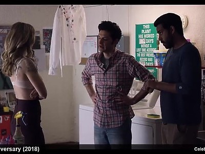 ostre nastolatki słodko się liżą w seks trójkącie