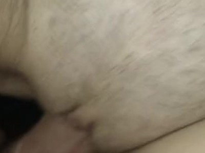 dwie nastolatki sikają na siebie w trójkącie