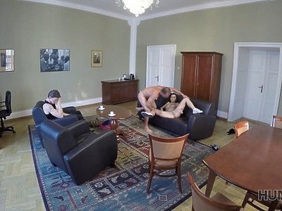 zboczona nastolatka ssie kutasa